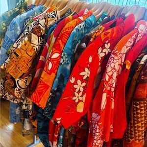ISO 1950’s-80’s vintage Hawaiian shirts and dresses! Message me:)